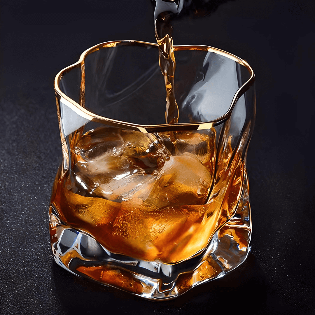 Hoshi Gold Japanese crystal whisky glass with star-cut facets and gold detailing
