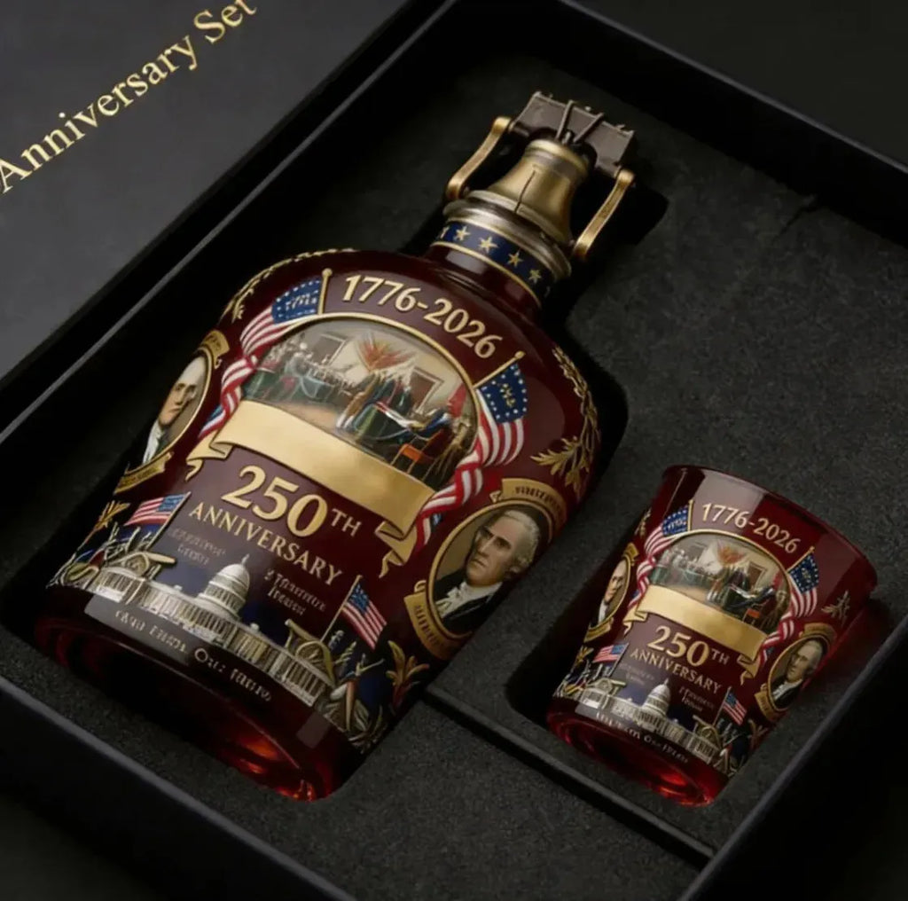 250th Anniversary whisky decanter and glass set – detail view 4